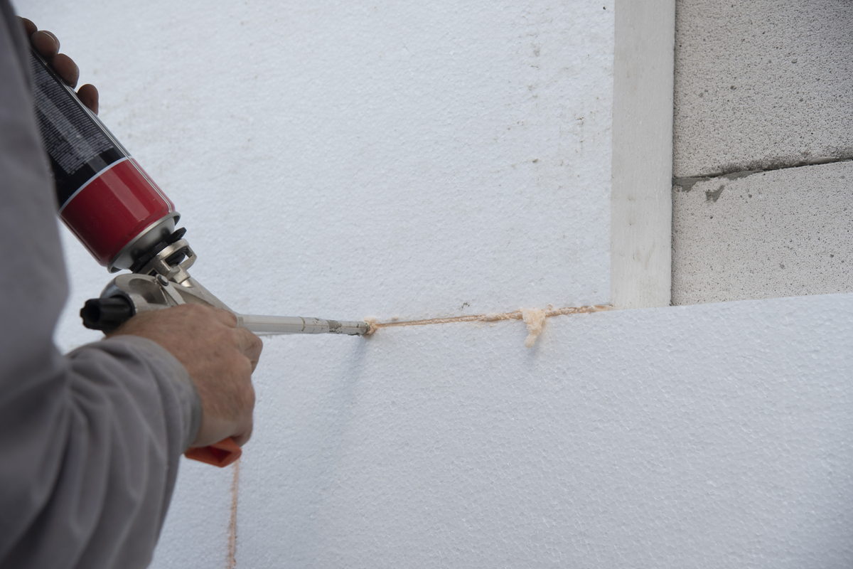 Герметизация и утепление швов