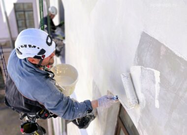 Малярные работы фасадов альпинистами