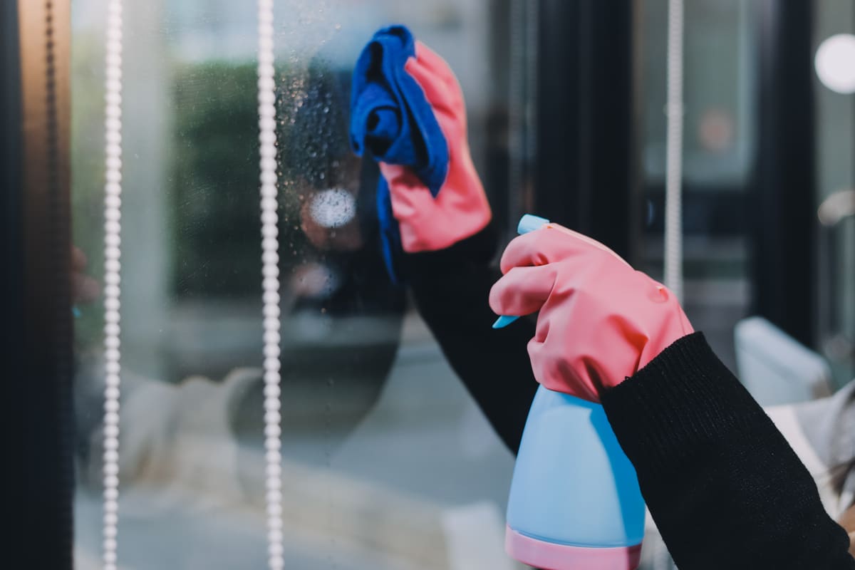 Как мыть витрины магазинов
